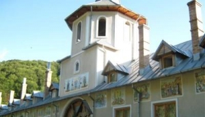 Mănăstirea Sf&acirc;ntul Ioan Botezătorul din Strungari